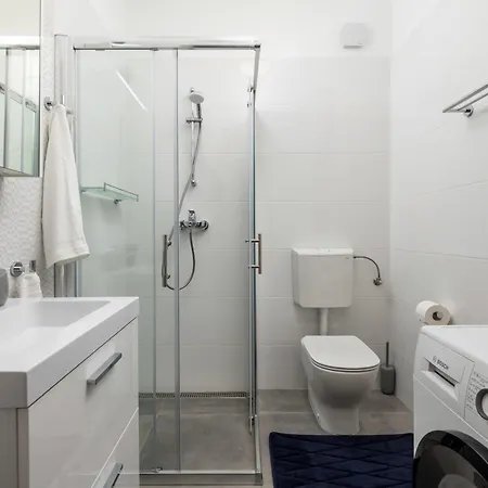 Isola With Terrace And Parking Apartman Rovinj