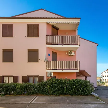Apartman Isola With Terrace And Parking Rovinj