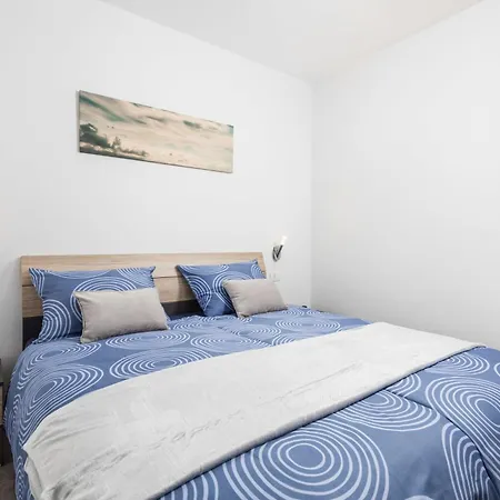 Apartman Isola With Terrace And Parking *
