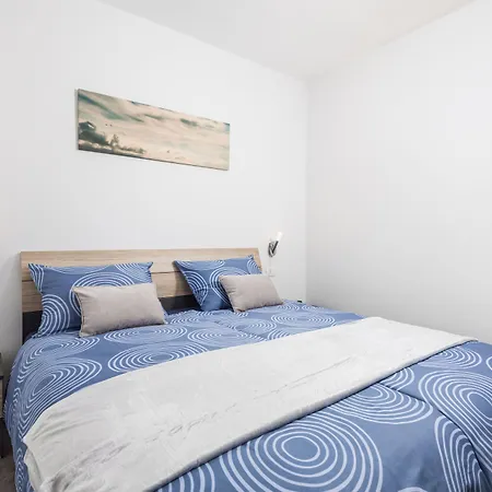 Isola With Terrace And Parking Apartman