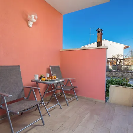 Apartman Isola With Terrace And Parking *