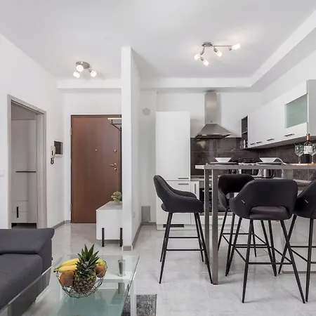 Isola With Terrace And Parking Apartman Rovinj