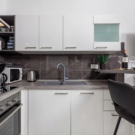Apartman Isola With Terrace And Parking *